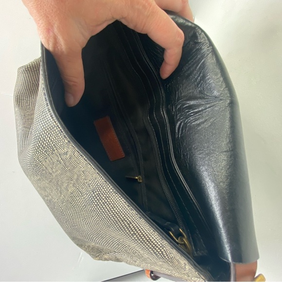 Fossil Stylish Black and Brown purse with Gild Hardware and Key - Picture 2 of 4